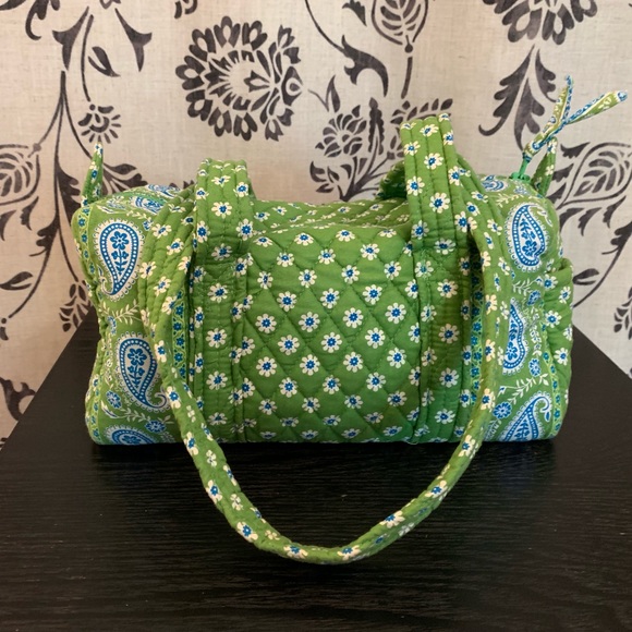 Vera Bradley Handbags - Adorable Vera Bradley Flower & Paisley Handbag